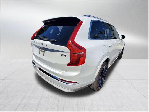 2023 Volvo XC90 B5 Plus