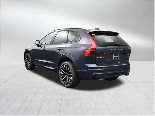 Denim Blue Metallic 2026 Volvo XC60 Plug-In Hybrid T8 Ultra