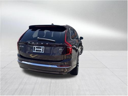 2025 Volvo XC90 B6 Core