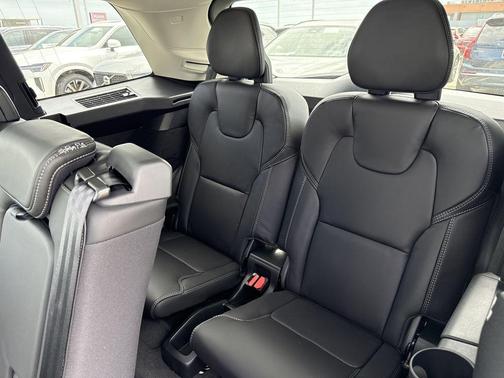 2025 Volvo XC90 Plug-In Hybrid T8 Ultra 7-Seater