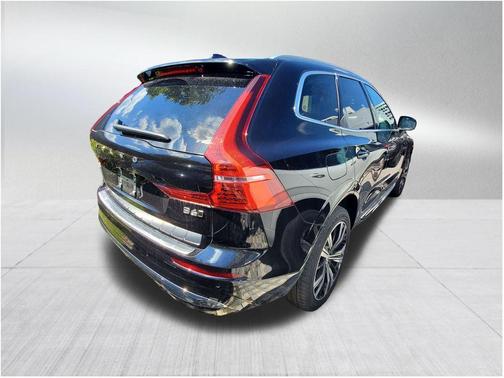 2022 Volvo XC60 B6 Inscription