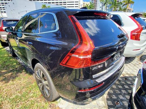 2022 Volvo XC60 B6 Inscription