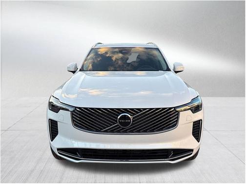 2026 Volvo XC90 B5 Core