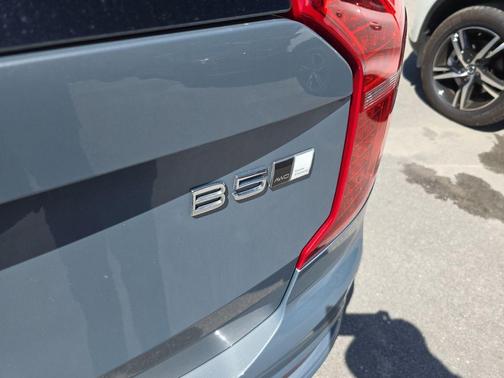 2023 Volvo XC90 B5 Core