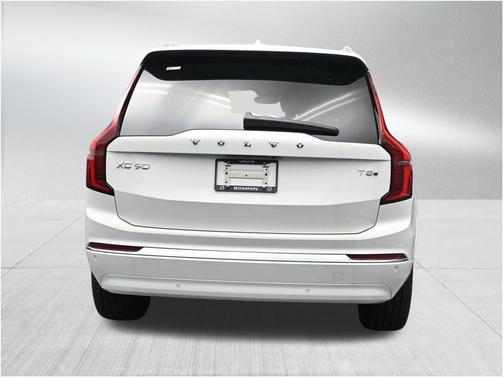 Crystal White Pearl 2026 Volvo XC90 Plug-In Hybrid T8 Plus 7-Seater