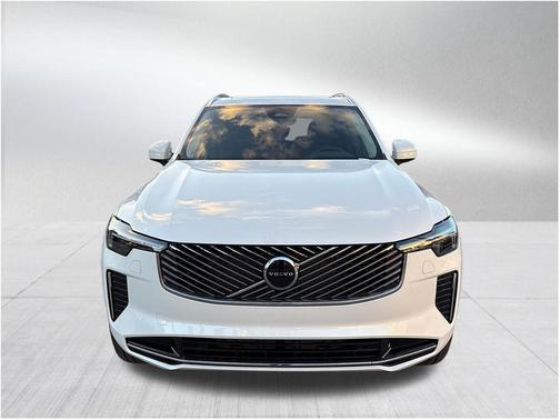 2026 Volvo XC90 B5 Core