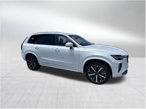 2025 Volvo XC90 B6 Core