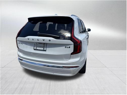 2025 Volvo XC90 B6 Core