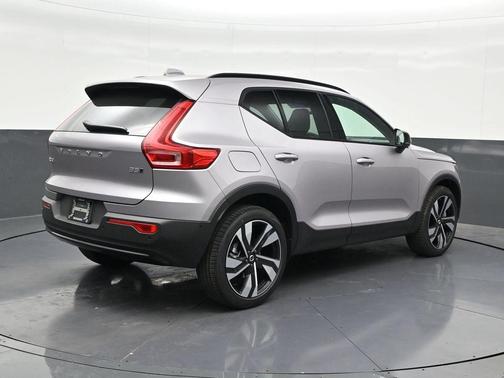 Aurora Blue 2026 Volvo XC40 B5 Ultra