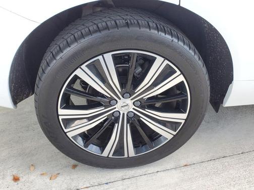 2022 Volvo XC60 B5 Inscription