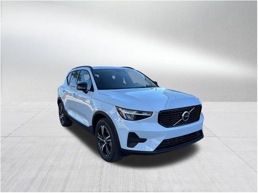 Cloud 9 White 2026 Volvo XC40 B5 Core
