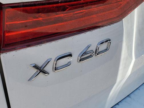 2018 Volvo XC60 T5 Momentum