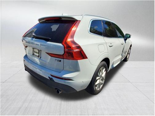 2018 Volvo XC60 T5 Momentum