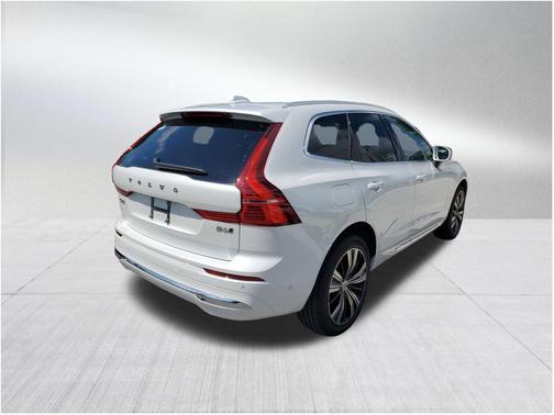 2022 Volvo XC60 B6 Inscription