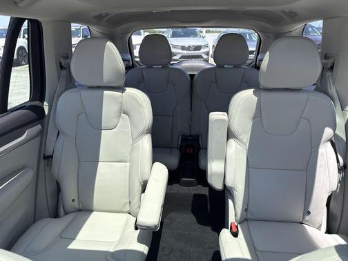 2025 Volvo XC90 B6 Ultra