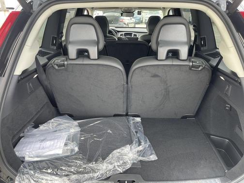 2025 Volvo XC90 B6 Ultra