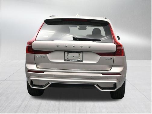 Bright 2026 Volvo XC60 B5 Ultra
