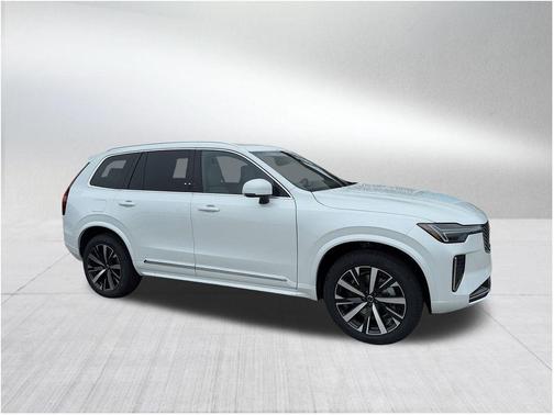 2025 Volvo XC90 B5 Core