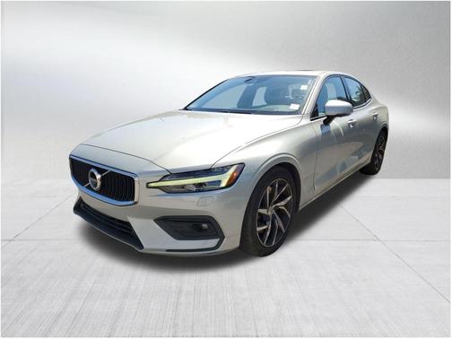 2019 Volvo S60 T6 Momentum