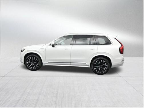 Crystal White Pearl 2026 Volvo XC90 Plug-In Hybrid T8 Ultra 7-Seater