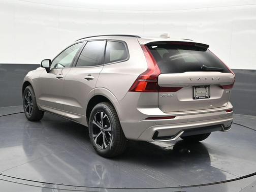 Bright 2026 Volvo XC60 B5 Core