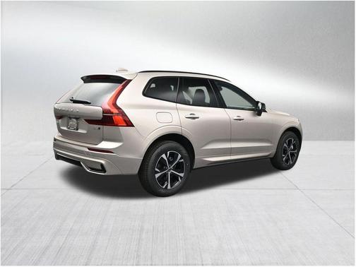 Bright 2026 Volvo XC60 B5 Core