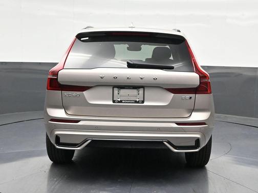 Bright 2026 Volvo XC60 B5 Core