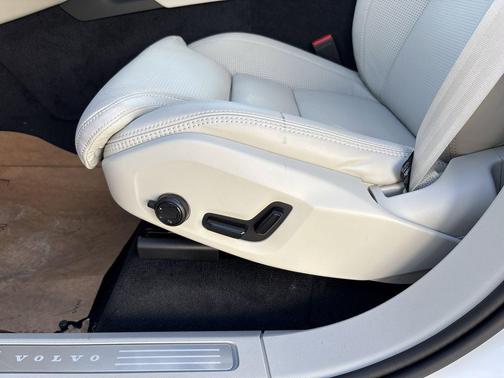 2026 Volvo XC90 B6 Ultra 7-Seater