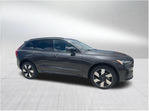 2025 Volvo XC60 Plug-In Hybrid T8 Plus