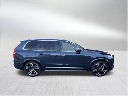 2025 Volvo XC90 B6 Ultra