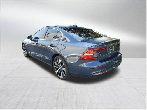 2023 Volvo S60 B5 Ultimate Bright Theme