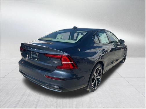 2025 Volvo S60 B5 Plus