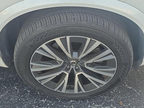 2020 Volvo XC90 T5 Momentum 7 Passenger