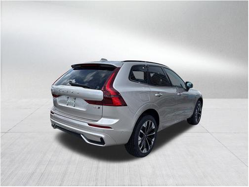 Bright 2026 Volvo XC60 B5 Plus