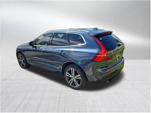 2021 Volvo XC60 T5 Momentum