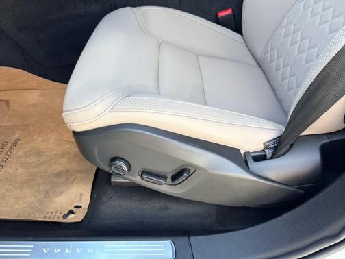 Aurora Blue 2026 Volvo XC90 B6 Plus 7-Seater