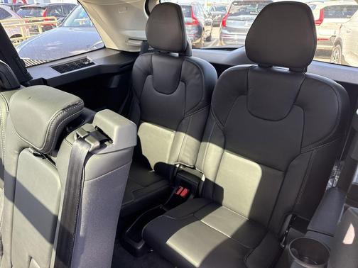 2025 Volvo XC90 Plug-In Hybrid T8 Ultra 7-Seater