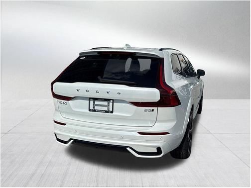 2026 Volvo XC60 B5 Ultra