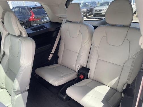 2025 Volvo XC90 Plug-In Hybrid T8 Ultra 6-Seater