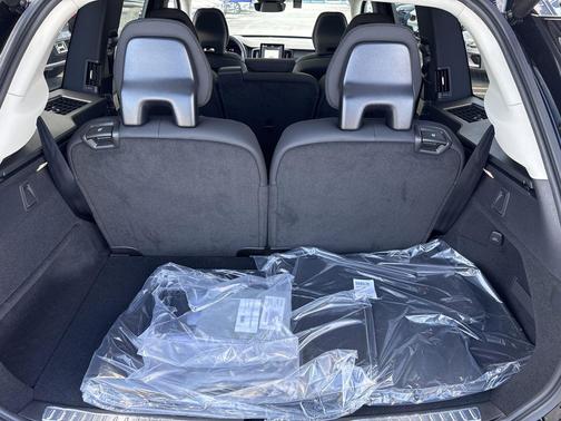 2025 Volvo XC90 Plug-In Hybrid T8 Core 7-Seater