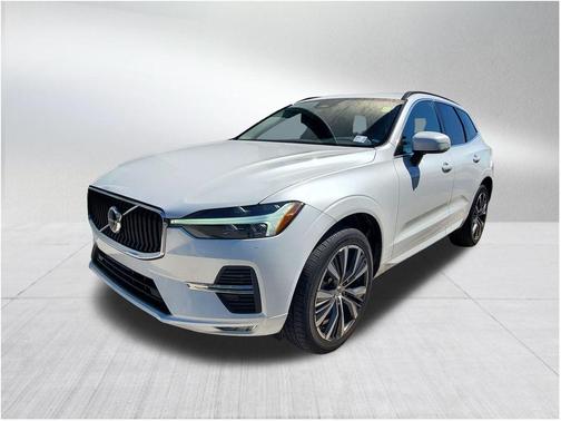 2022 Volvo XC60 B5 Momentum