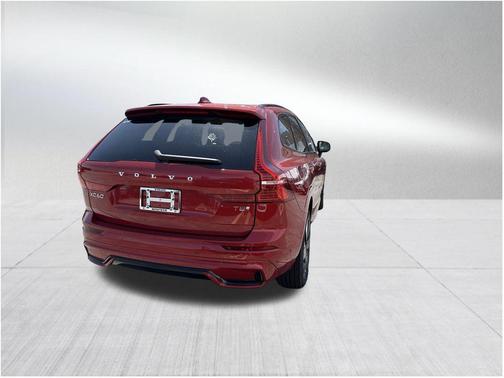 2025 Volvo XC60 Plug-In Hybrid T8 Plus