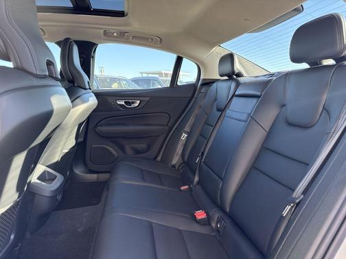 2025 Volvo S60 B5 Core