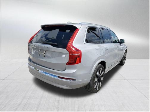 2023 Volvo XC90 Recharge Plug-In Hybrid T8 Ultimate Bright Theme 7-Seater