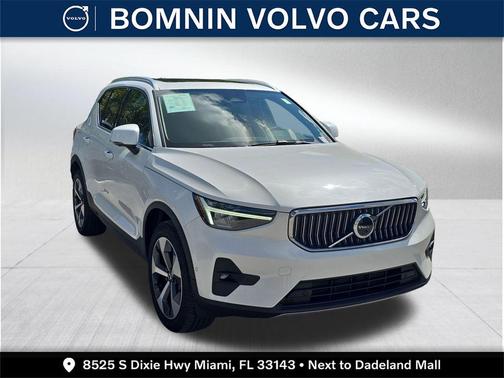 2024 Volvo XC40 B5 Plus Bright Theme