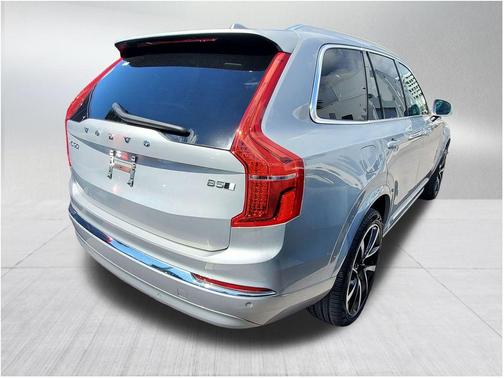 2023 Volvo XC90 B5 Plus