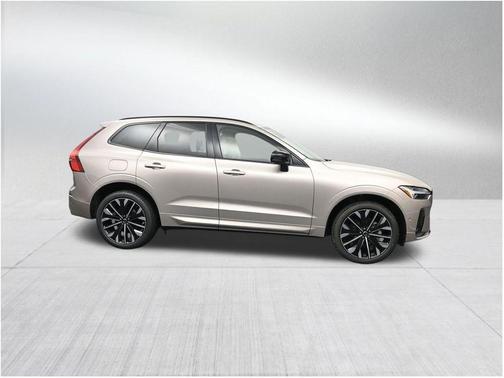 Bright 2026 Volvo XC60 B5 Ultra