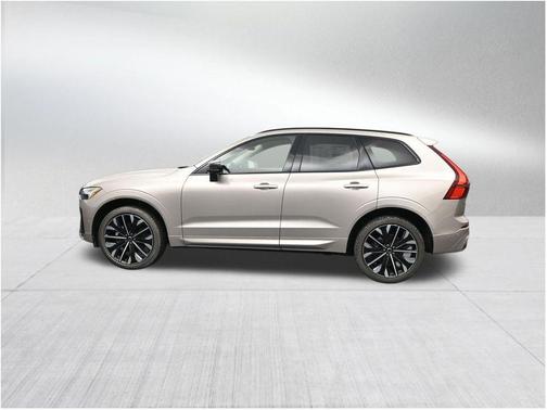 Bright 2026 Volvo XC60 B5 Ultra