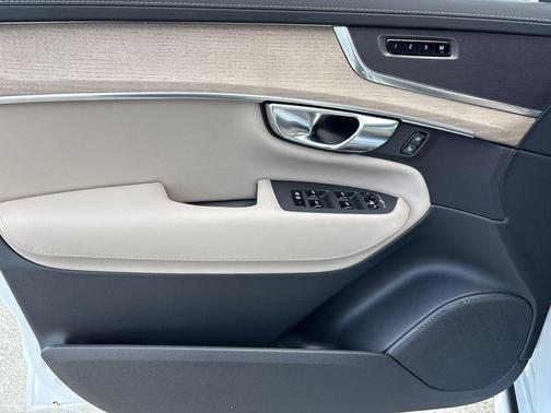2026 Volvo XC90 Plug-In Hybrid T8 Core