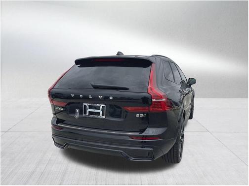 2025 Volvo XC60 B5 Ultra